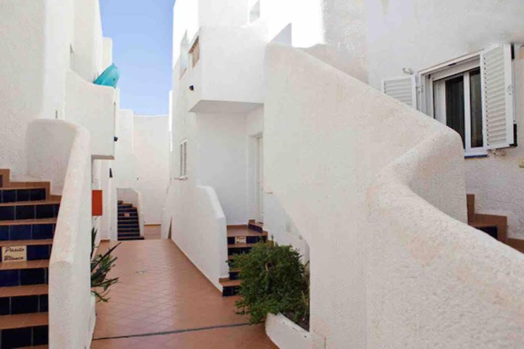 Apartamento a 2 minutos andando a la playa. La Isleta del Moro Exterior foto
